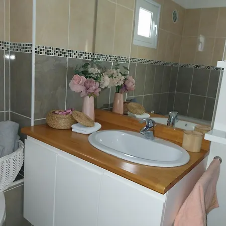 Assia Apartment *